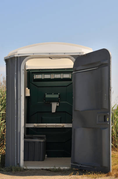 Portable bathroom rental in Middlefield, OH